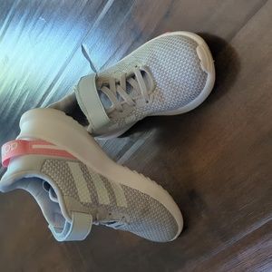 Girls Adidas cloudform sneakers sz 11